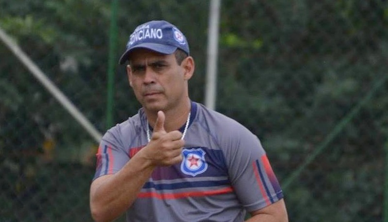 Merica, treinador do Friburguense.