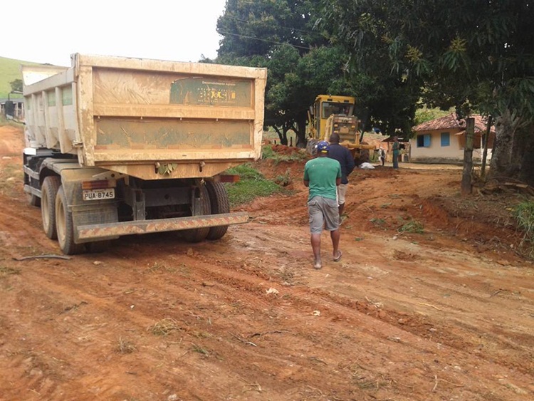 Serviço em propriedade rural.