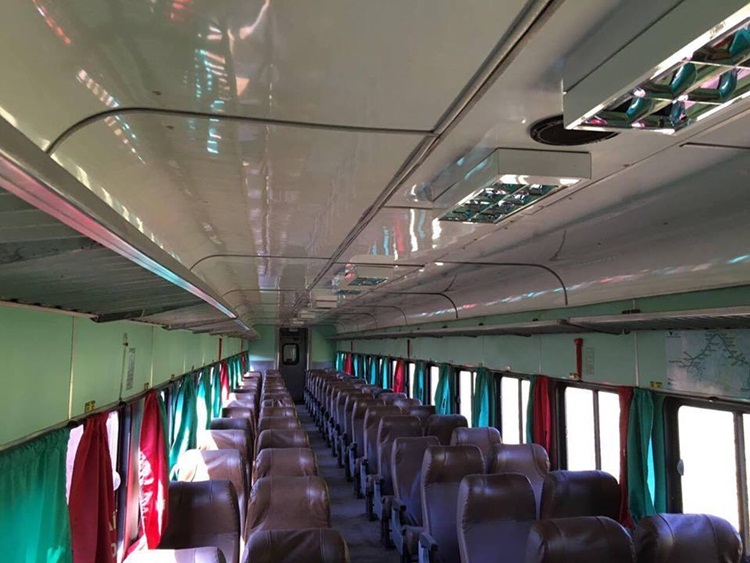 Interior de vagão adquirido.