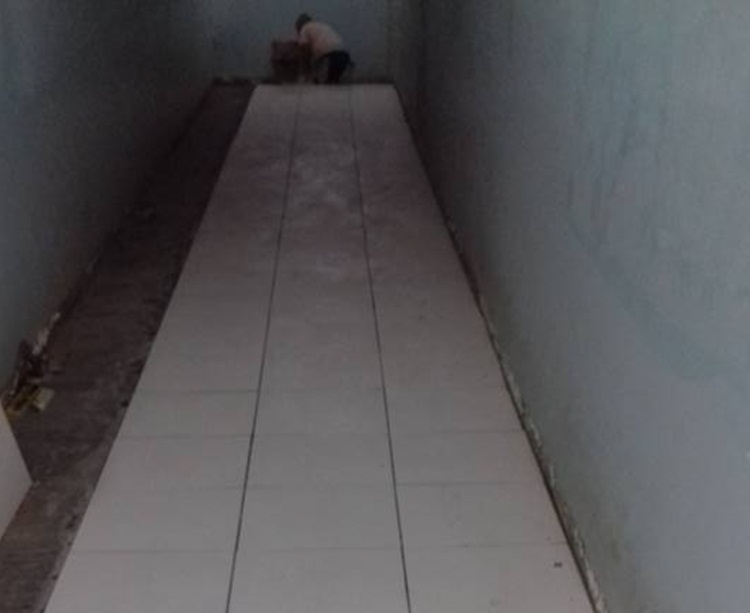 Rampa recebendo novo piso.