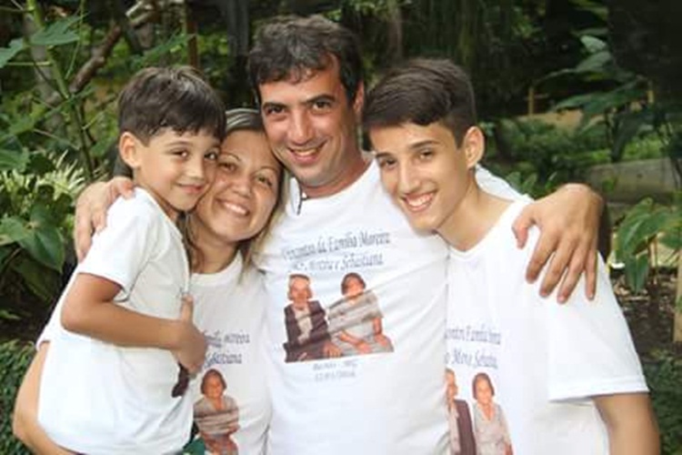 Davi com sua família.