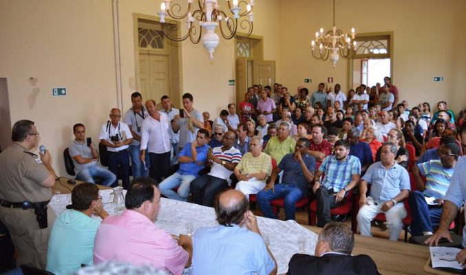 Reunião em Leopoldina.